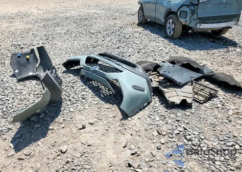 2023 Toyota Rav4 Xle z USA, uszkodzony, nr VIN 2T3W1RFVXPW265884